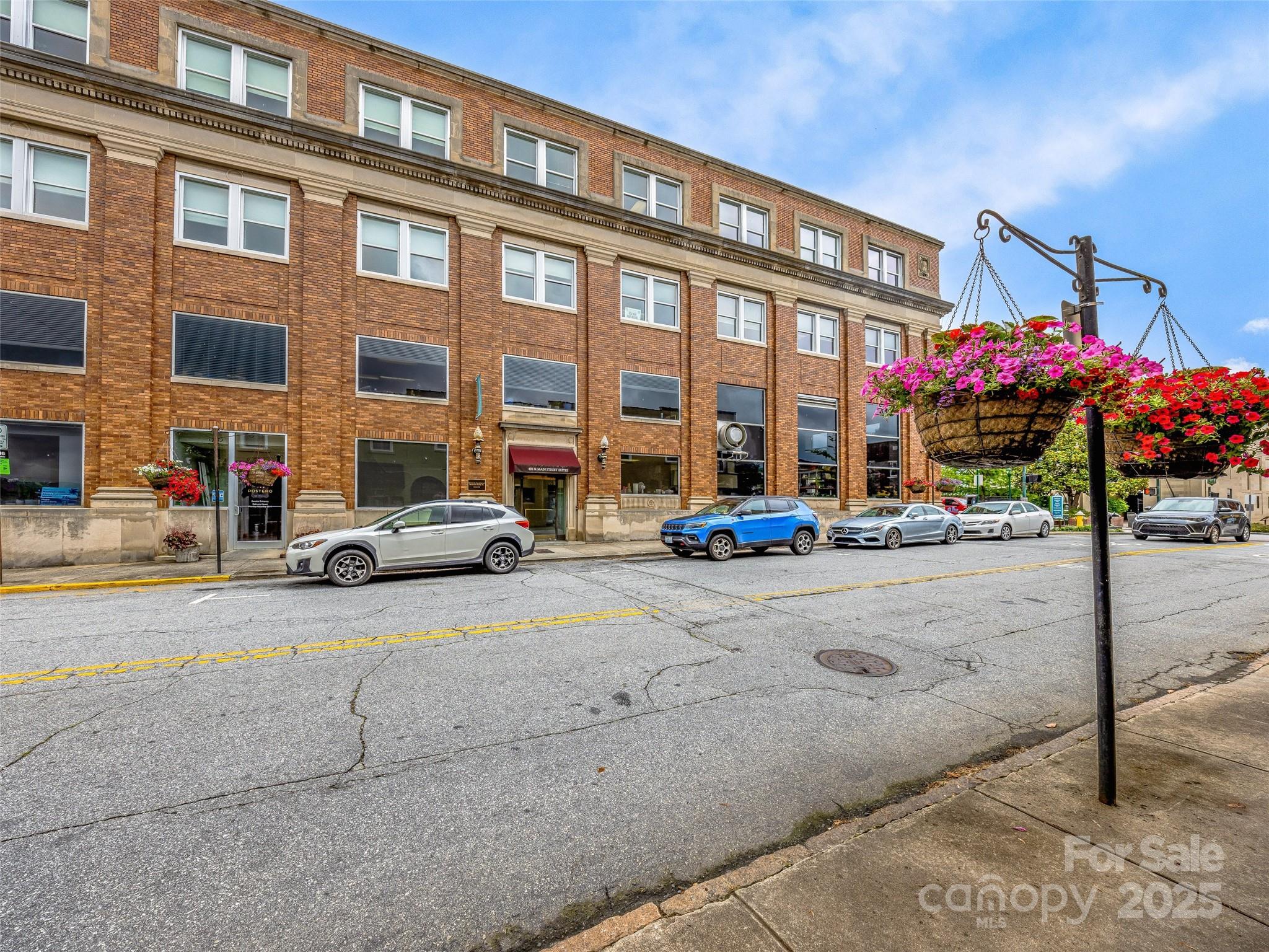 401 N Main Street Hendersonville NC 28792