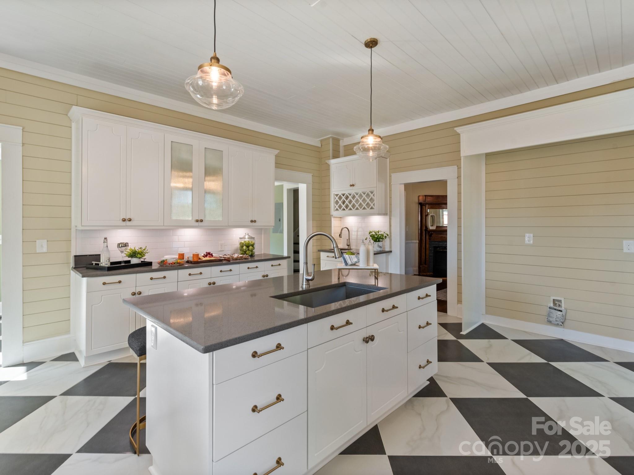 402 S Chester Street Gastonia NC 28052