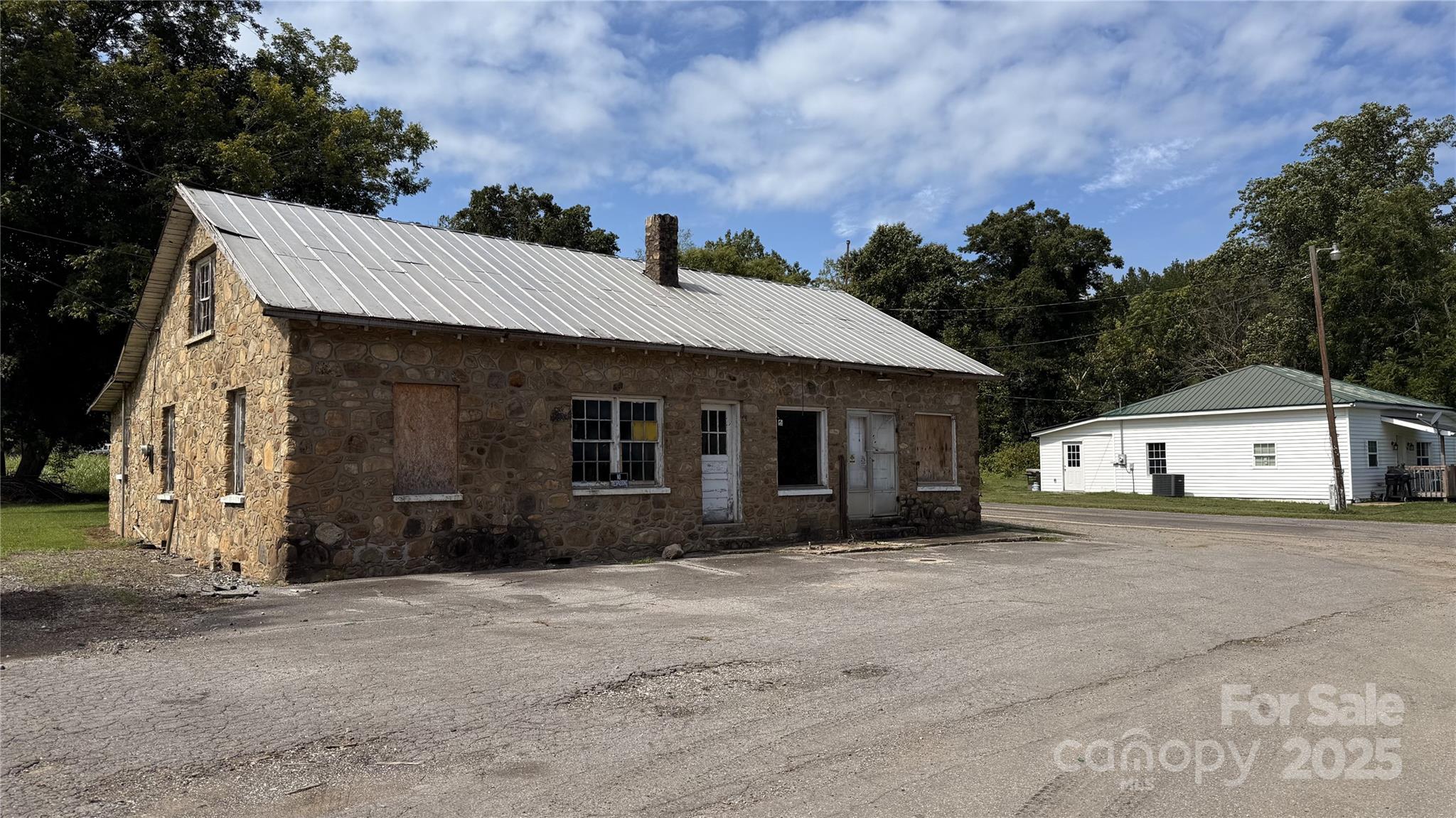 41 Upper Shut In Road Hot Springs NC 27843