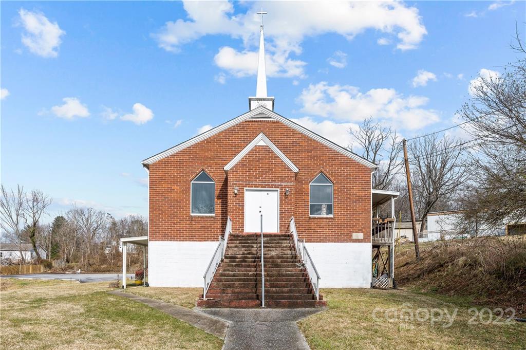 41 Hill Street Candler NC 28715