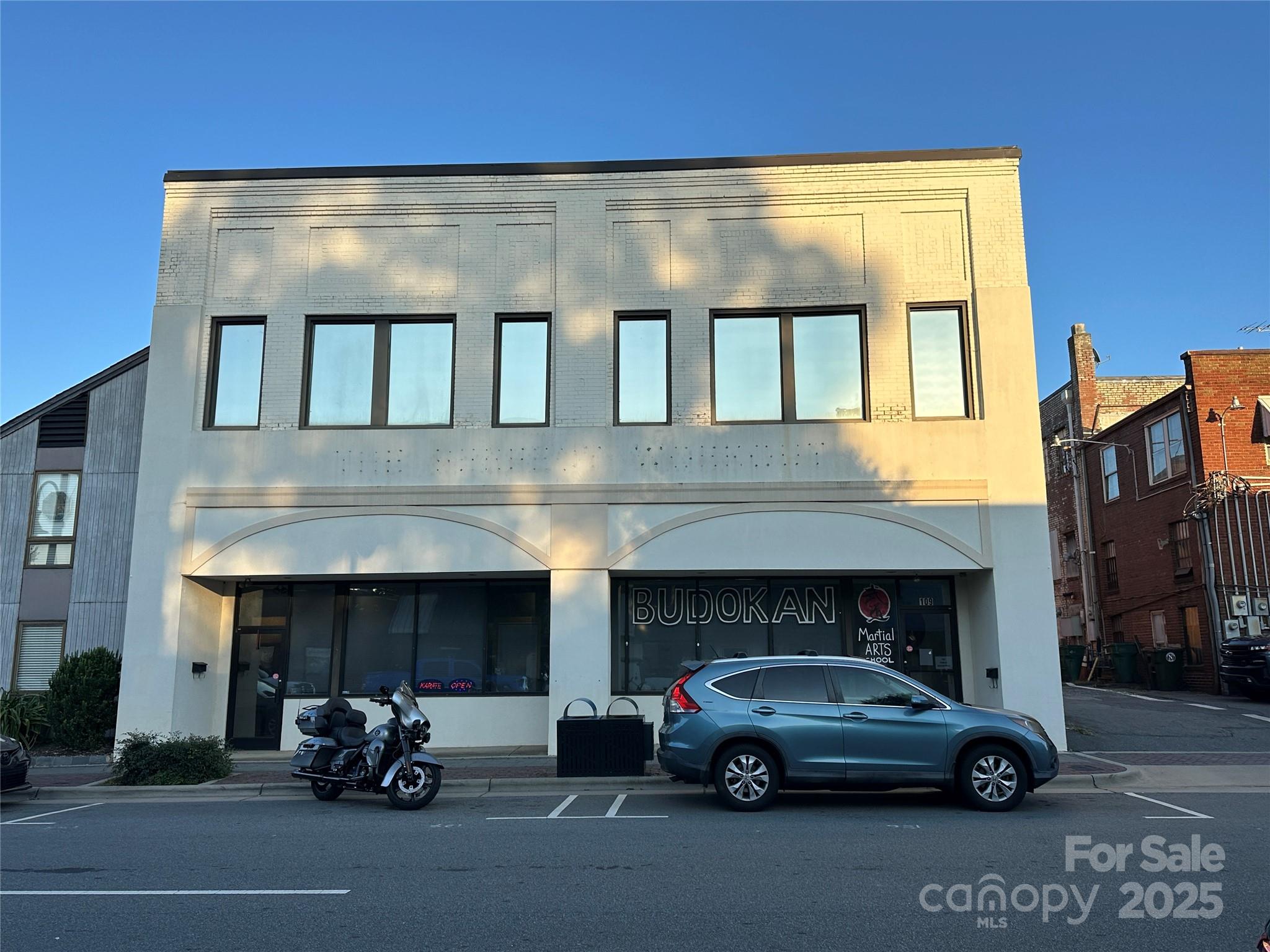 109 N Main Avenue Newton NC 28658