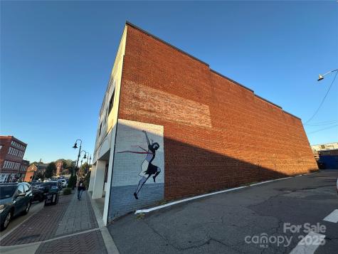 109 N Main Avenue Newton NC 28658