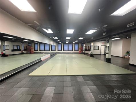109 N Main Avenue Newton NC 28658