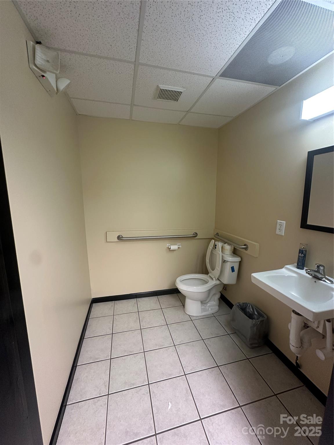109 N Main Avenue Newton NC 28658