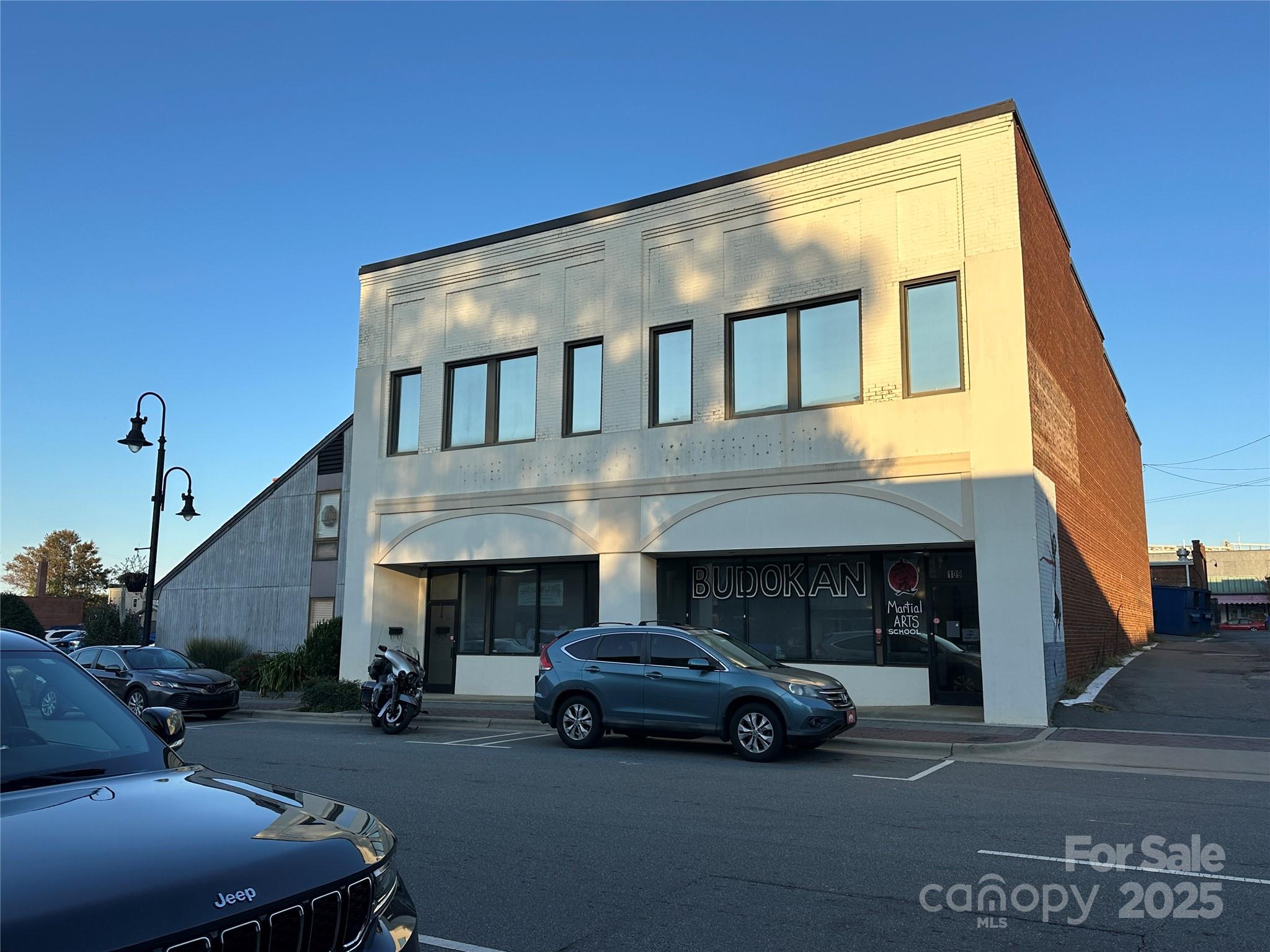 109 N Main Avenue Newton NC 28658