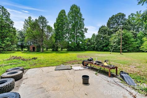 1318 Ostwalt Amity Road Cleveland NC 27013