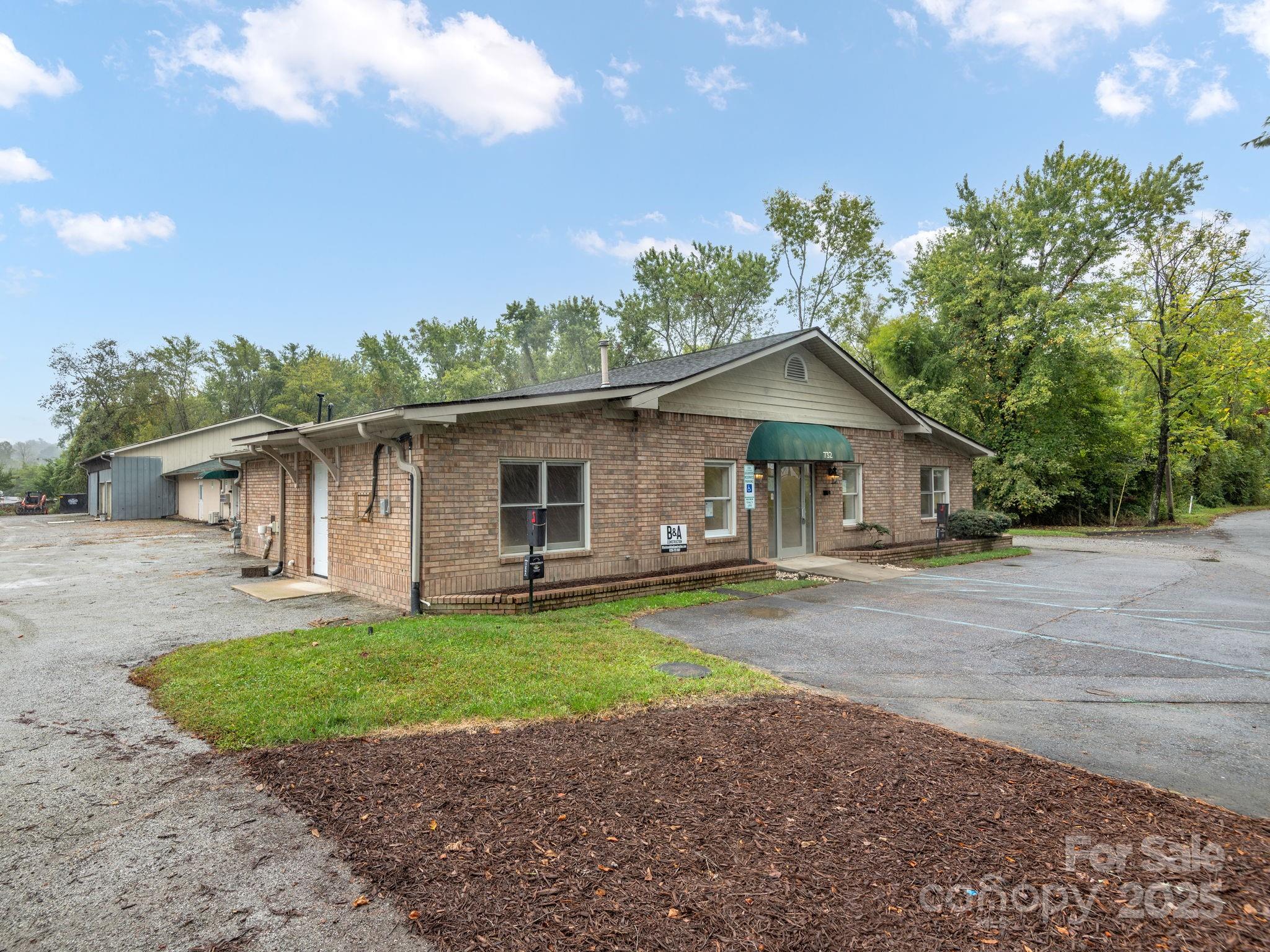 732 Jonesborough Street Hendersonville NC 28739