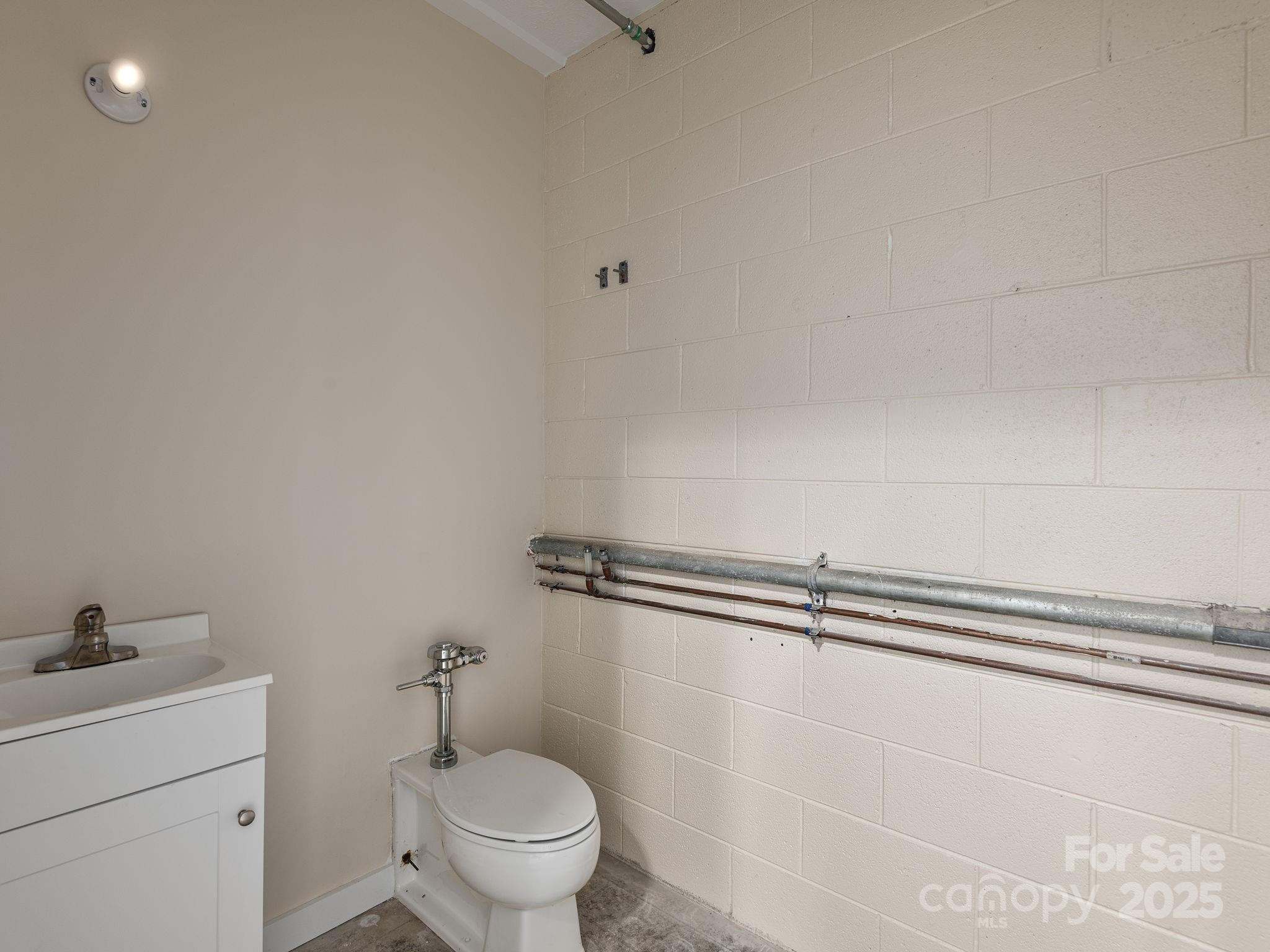 732 Jonesborough Street Hendersonville NC 28739