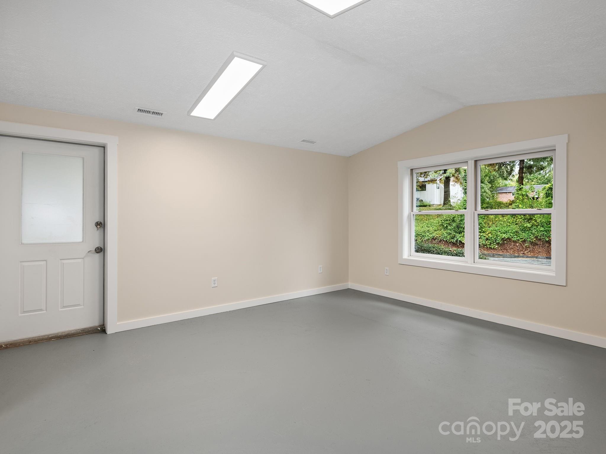 732 Jonesborough Street Hendersonville NC 28739