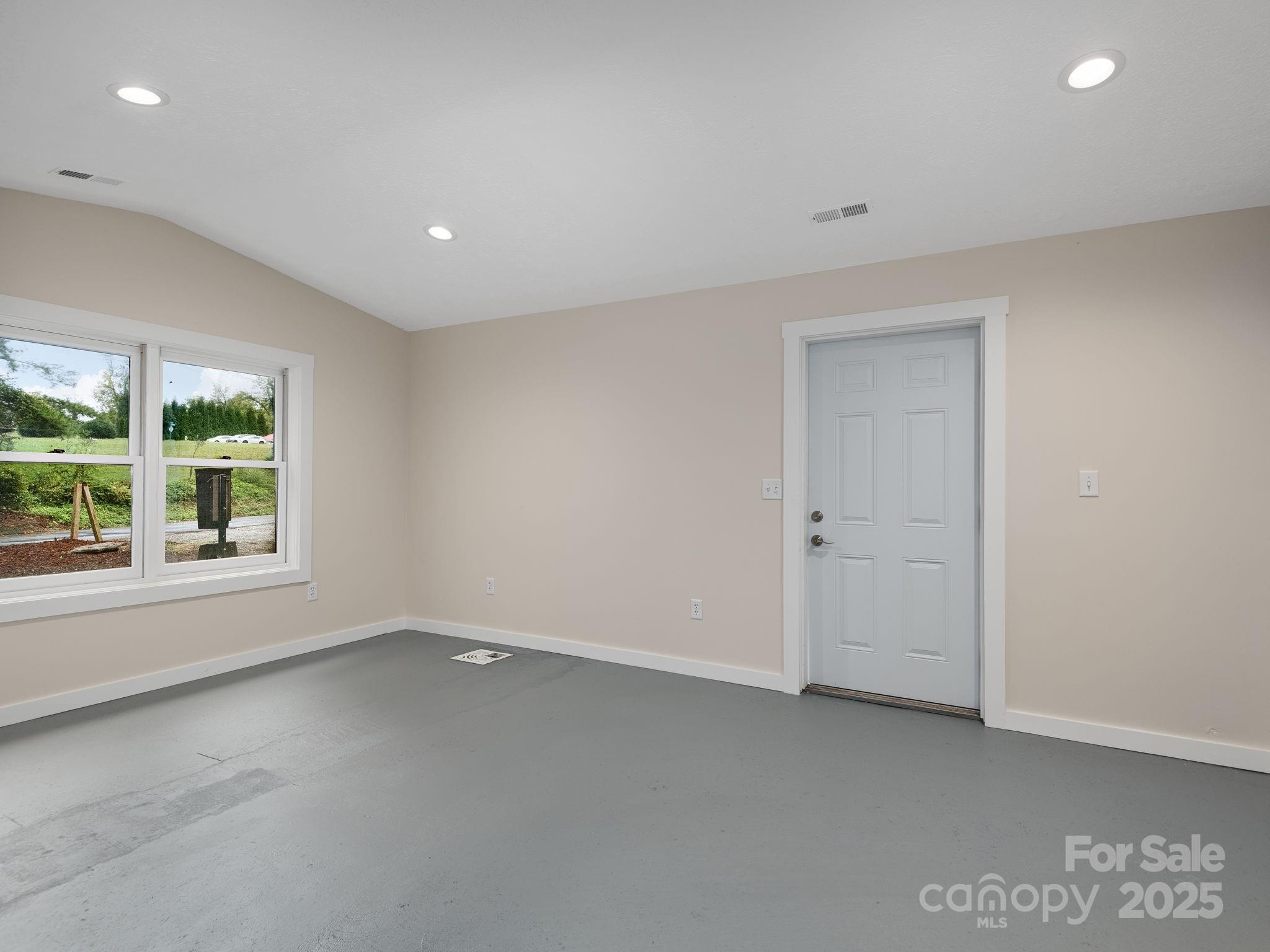 732 Jonesborough Street Hendersonville NC 28739