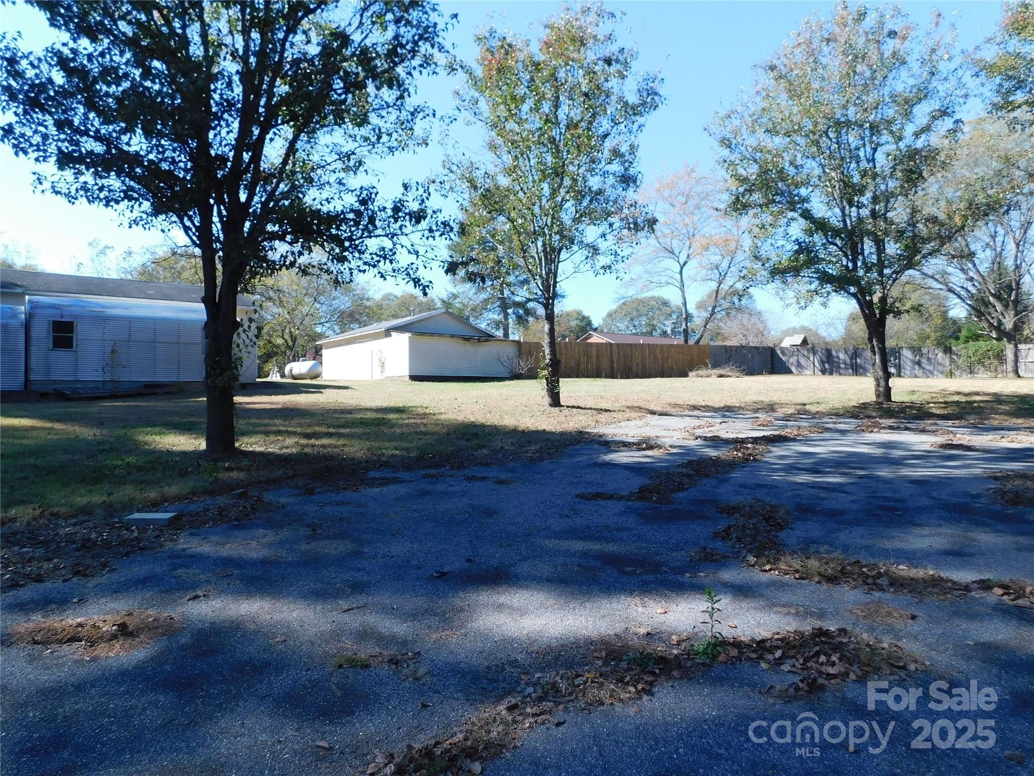 944 W Highway 150 Highway Lincolnton NC 28092