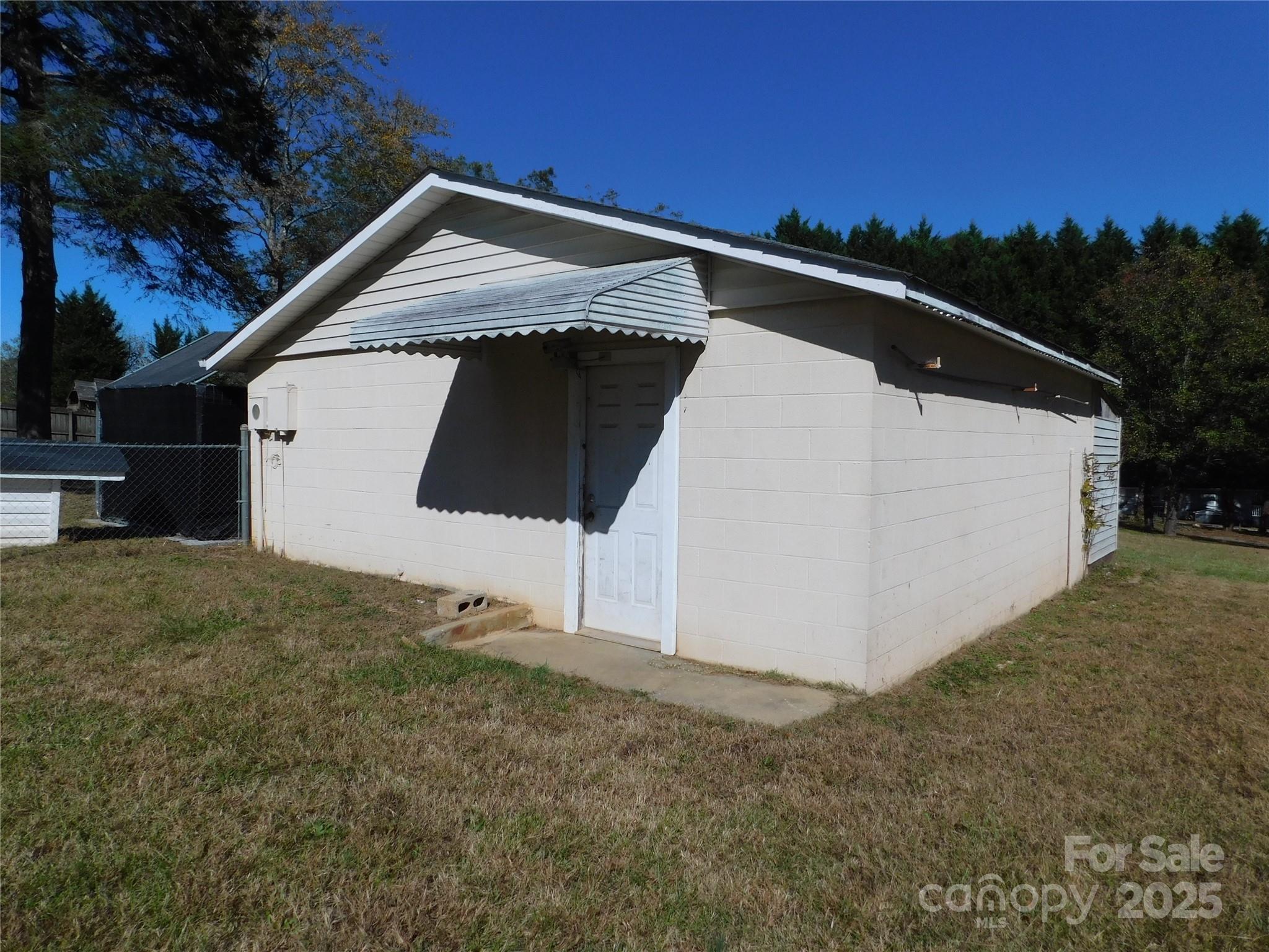944 W Highway 150 Highway Lincolnton NC 28092