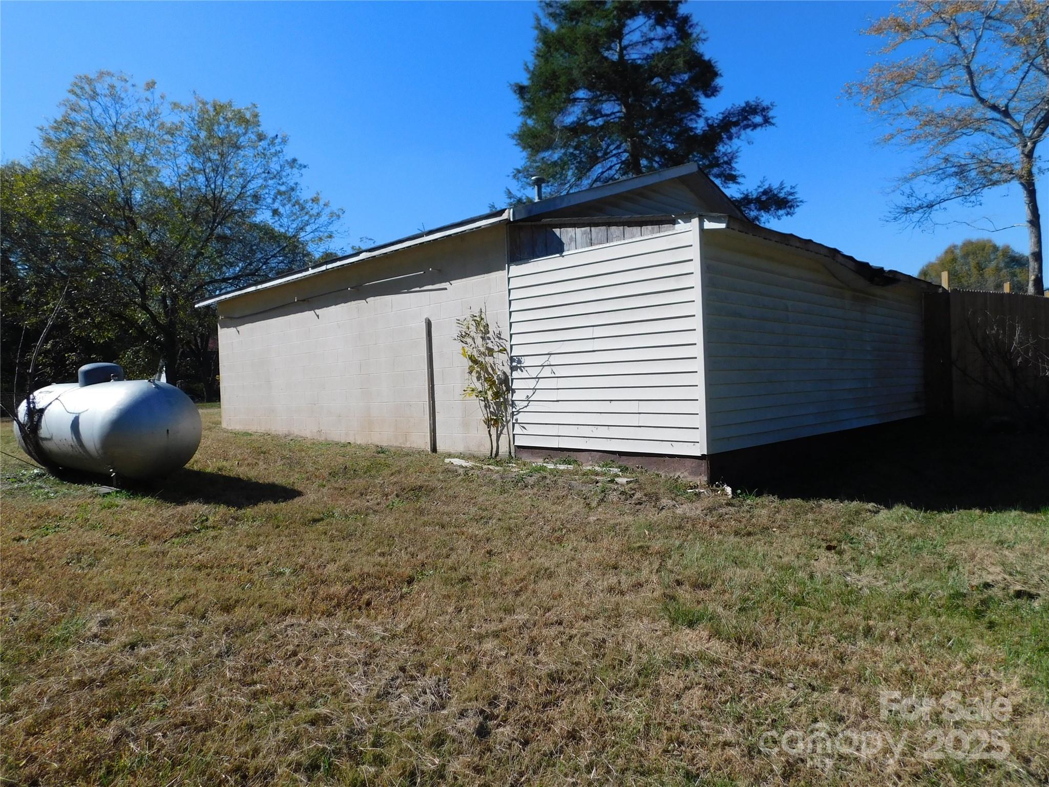 944 W Highway 150 Highway Lincolnton NC 28092