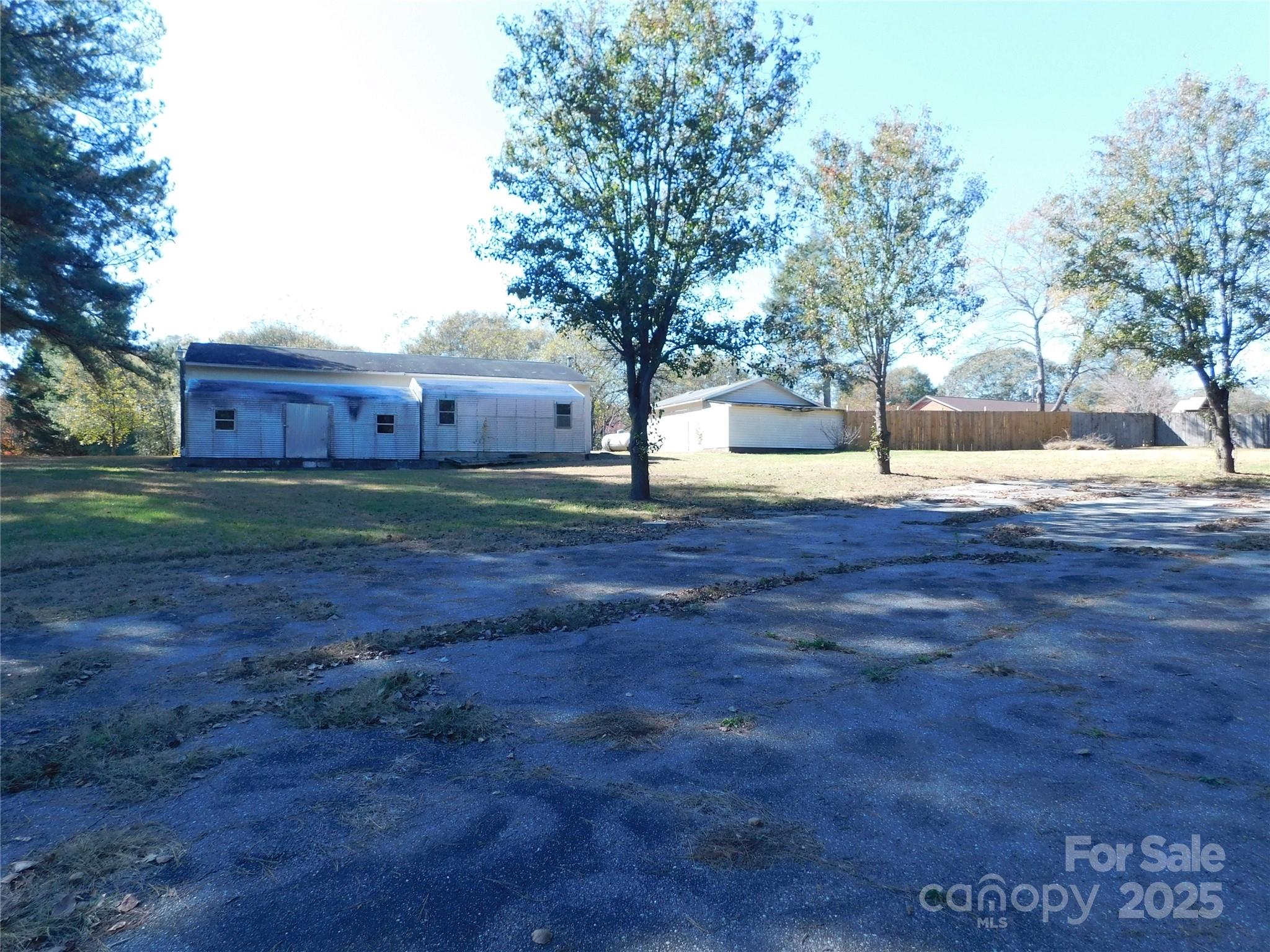 944 W Highway 150 Highway Lincolnton NC 28092