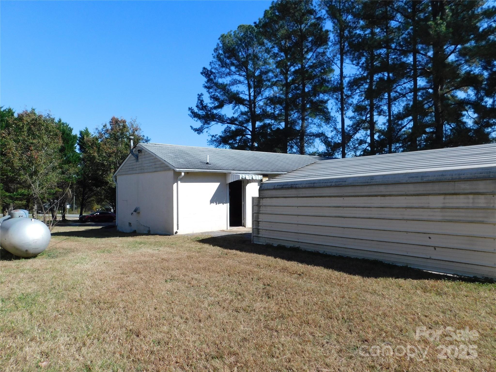 944 W Highway 150 Highway Lincolnton NC 28092