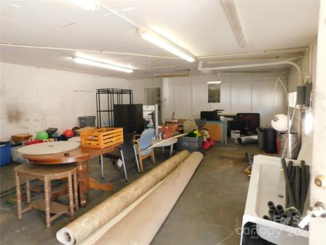 944 W Highway 150 Highway Lincolnton NC 28092