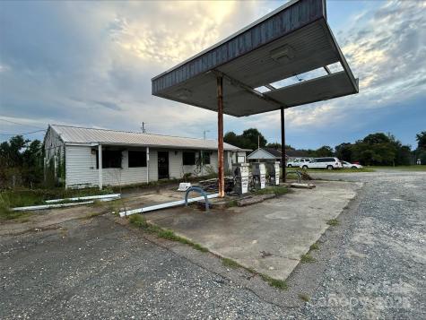 2085 W Highway 73 Highway Mount Gilead NC 27306