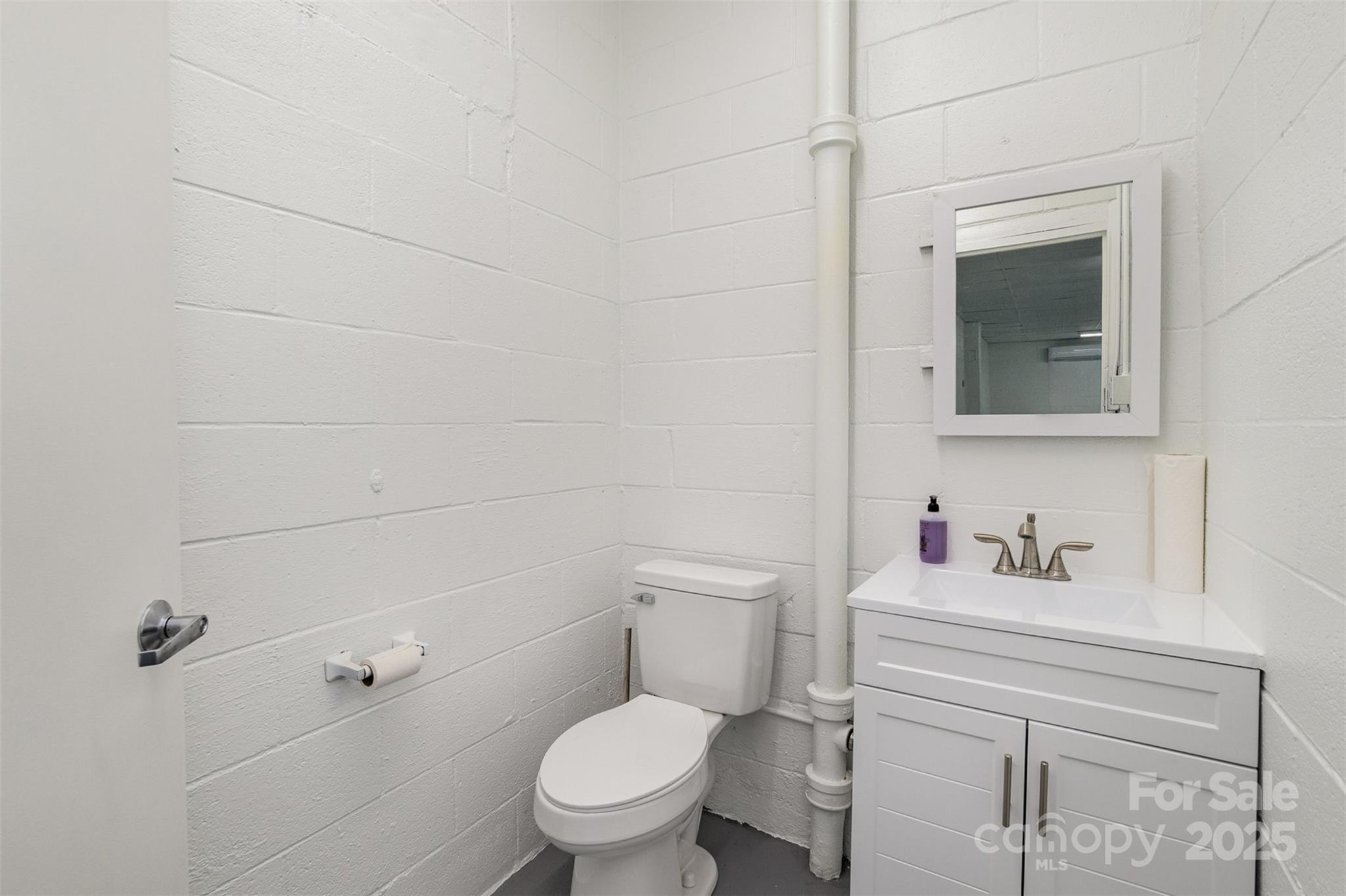 1911 E Ozark Avenue Gastonia NC 28054
