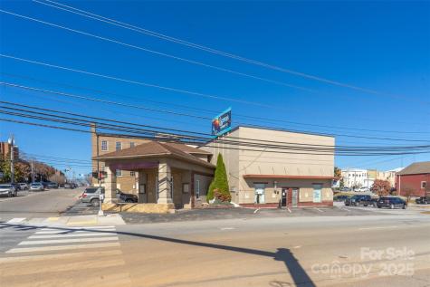 228 E Palmer Street Franklin NC 28734