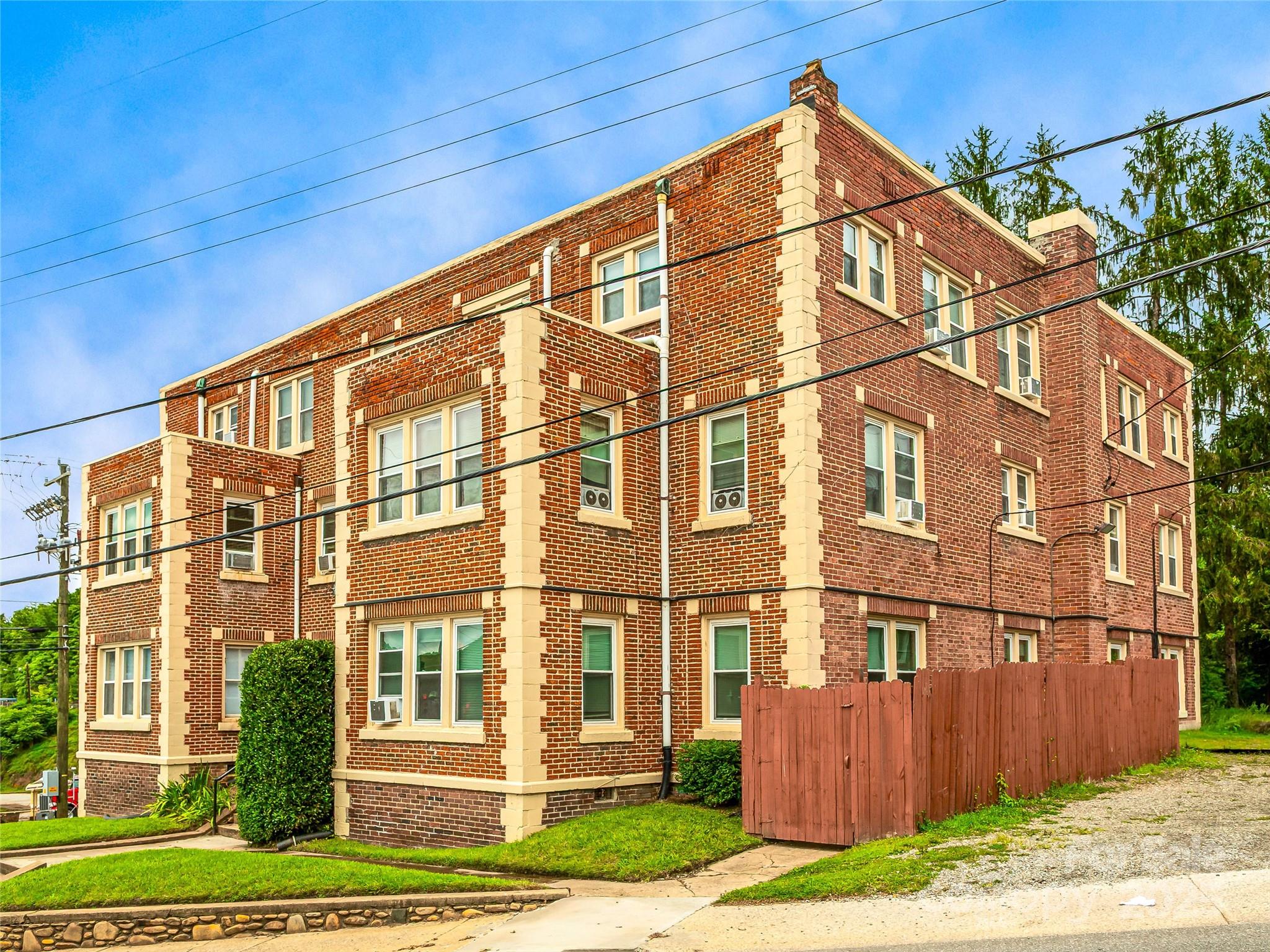 13 Newfound Street Canton NC 28716