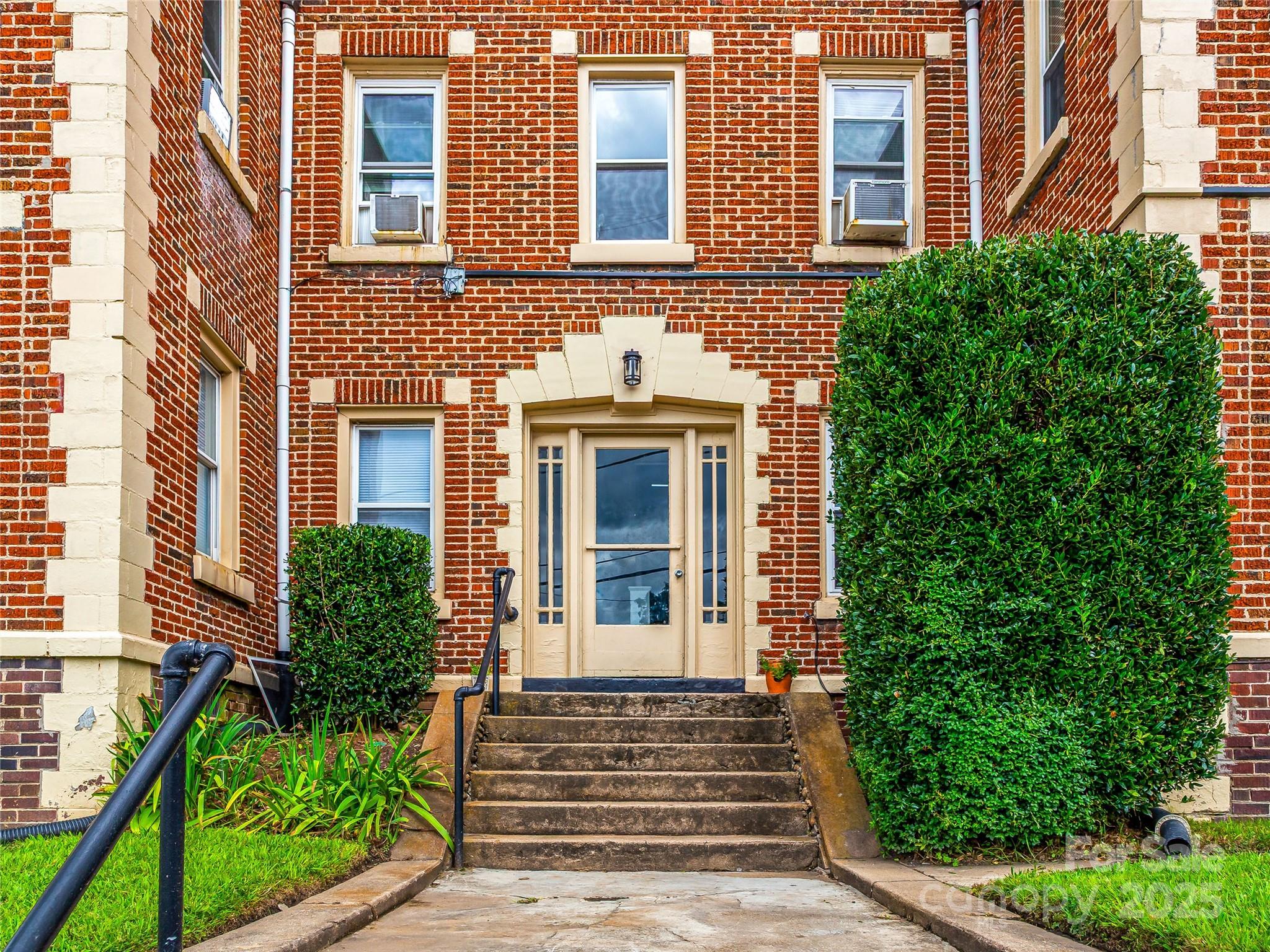 13 Newfound Street Canton NC 28716