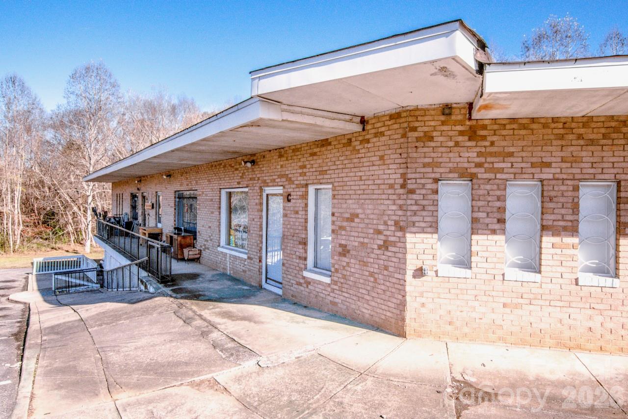 2327 Shelton Avenue Statesville NC 28677