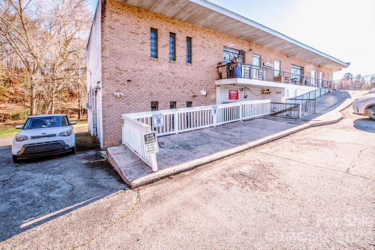 2327 Shelton Avenue Statesville NC 28677