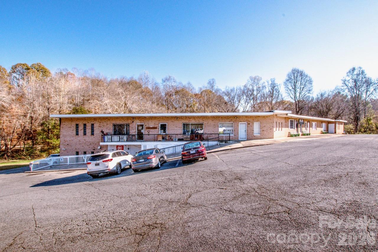 2327 Shelton Avenue Statesville NC 28677