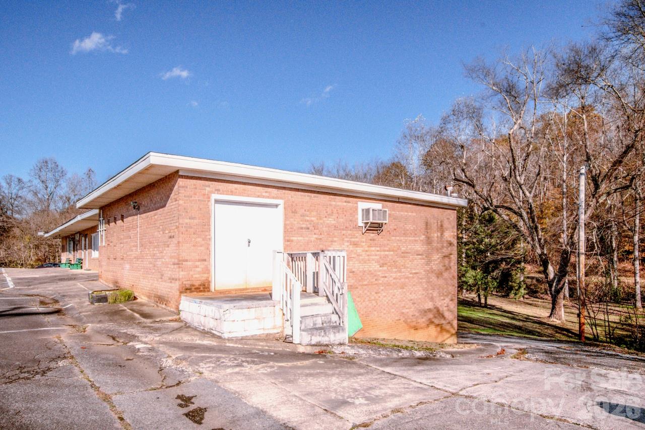 2327 Shelton Avenue Statesville NC 28677