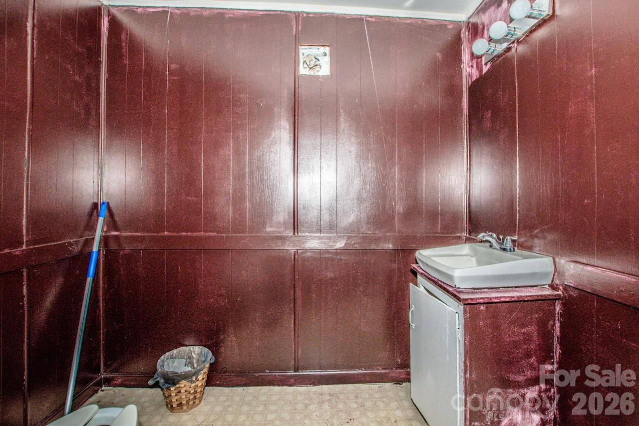 2327 Shelton Avenue Statesville NC 28677