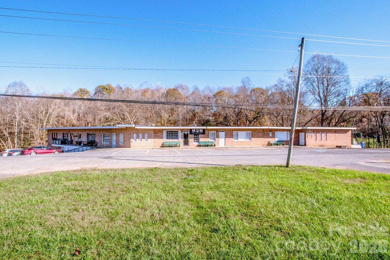 2327 Shelton Avenue Statesville NC 28677