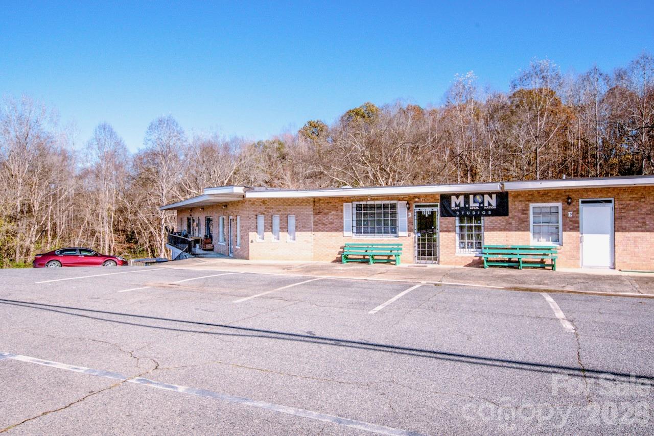 2327 Shelton Avenue Statesville NC 28677