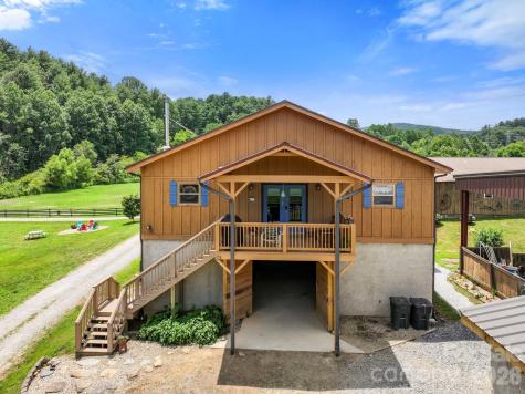 442 Blantyre Church Road Horse Shoe NC 28742