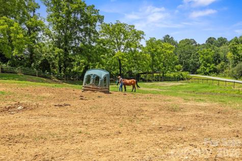 442 Blantyre Church Road Horse Shoe NC 28742