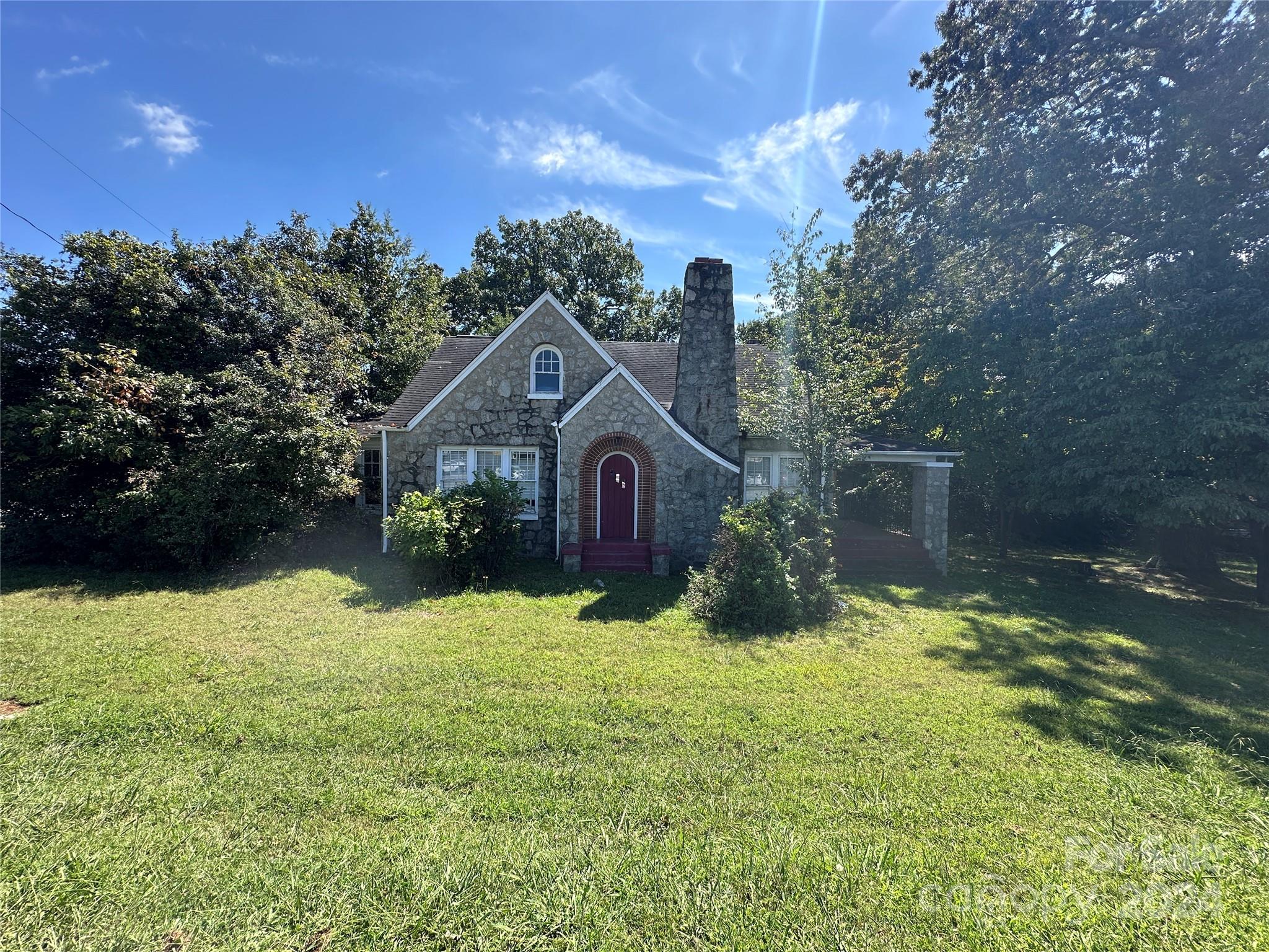 2152 N Center Street Hickory NC 28601