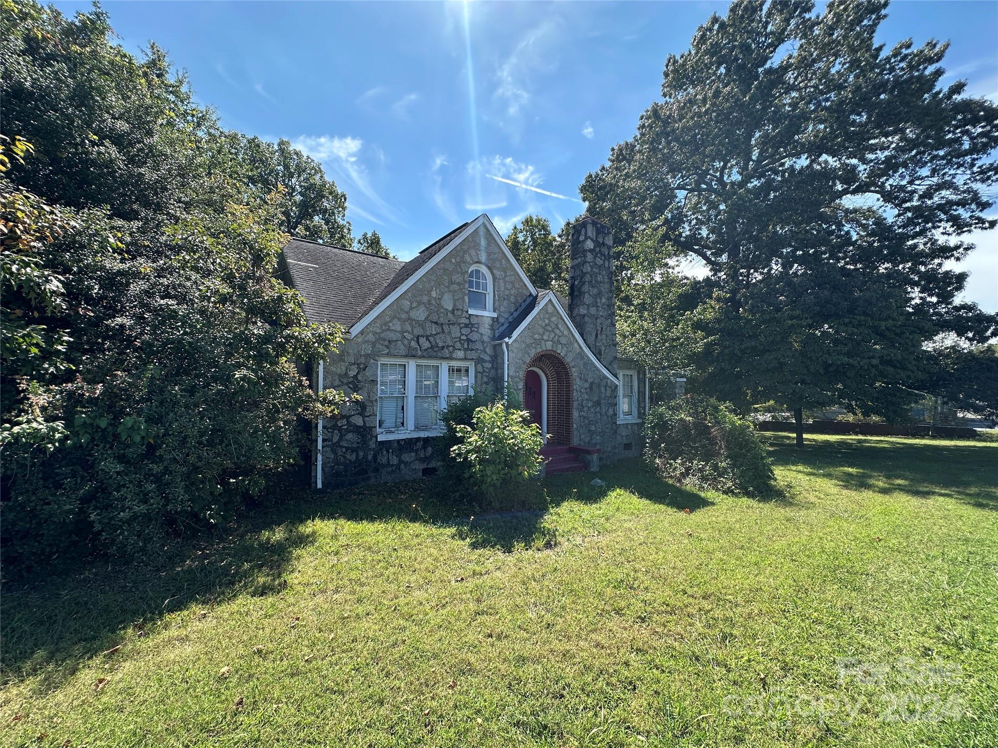 2152 N Center Street Hickory NC 28601