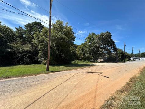 2152 N Center Street Hickory NC 28601