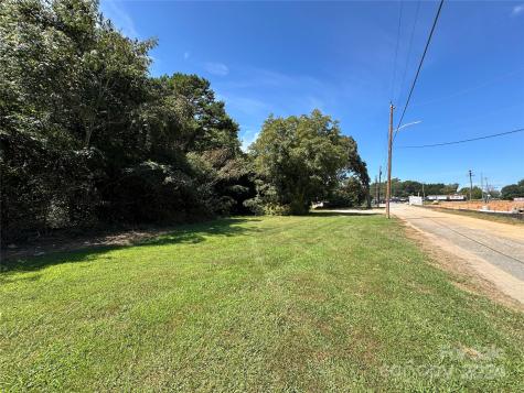 2152 N Center Street Hickory NC 28601