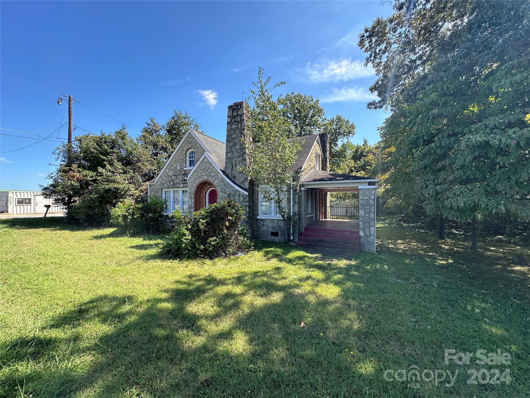 2152 N Center Street Hickory NC 28601