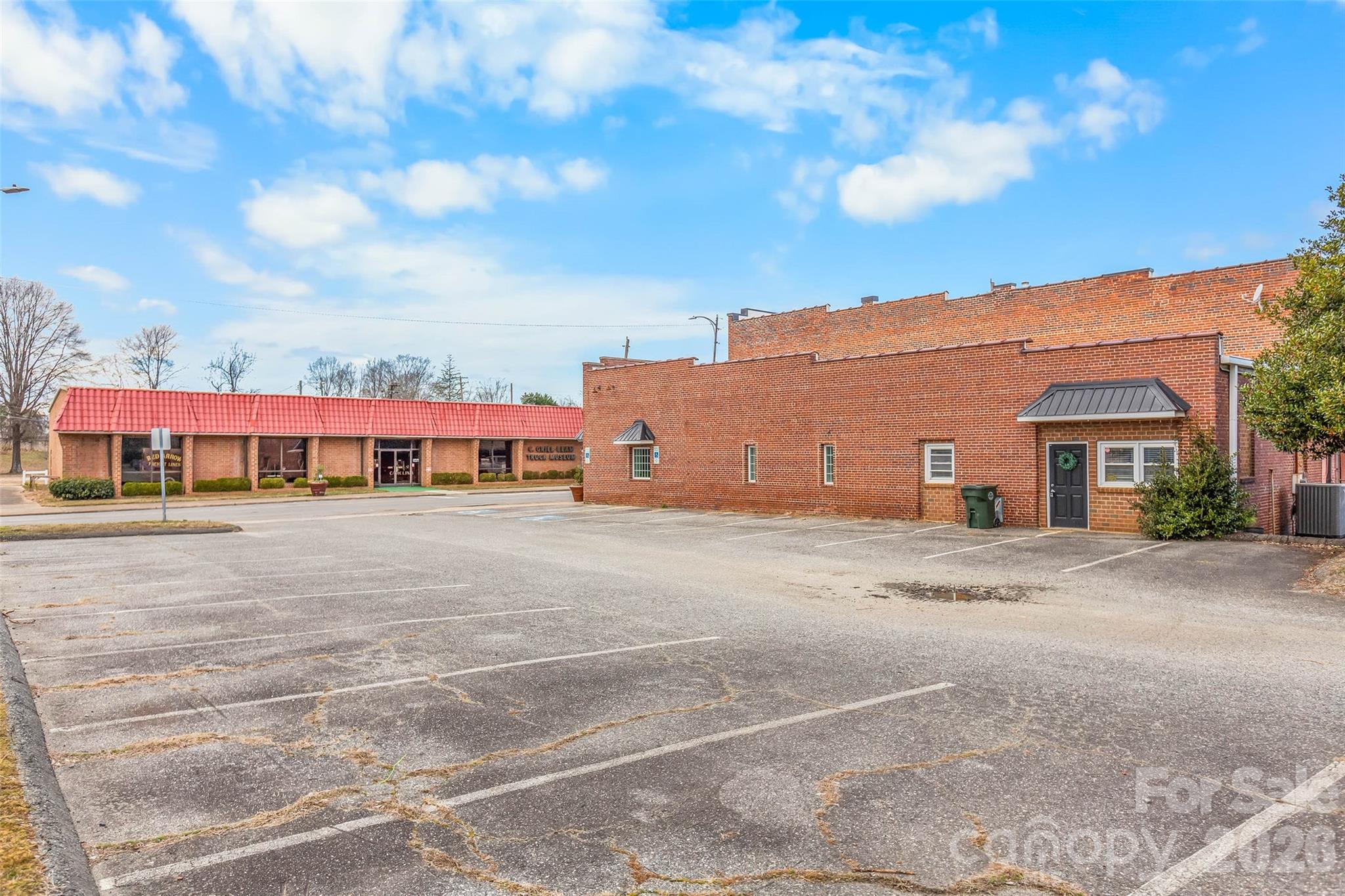 106 N Mountain Street Cherryville NC 28021