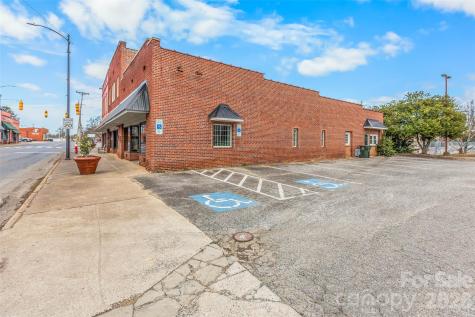 106 N Mountain Street Cherryville NC 28021