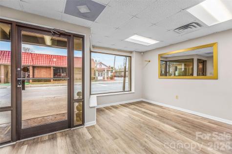 106 N Mountain Street Cherryville NC 28021