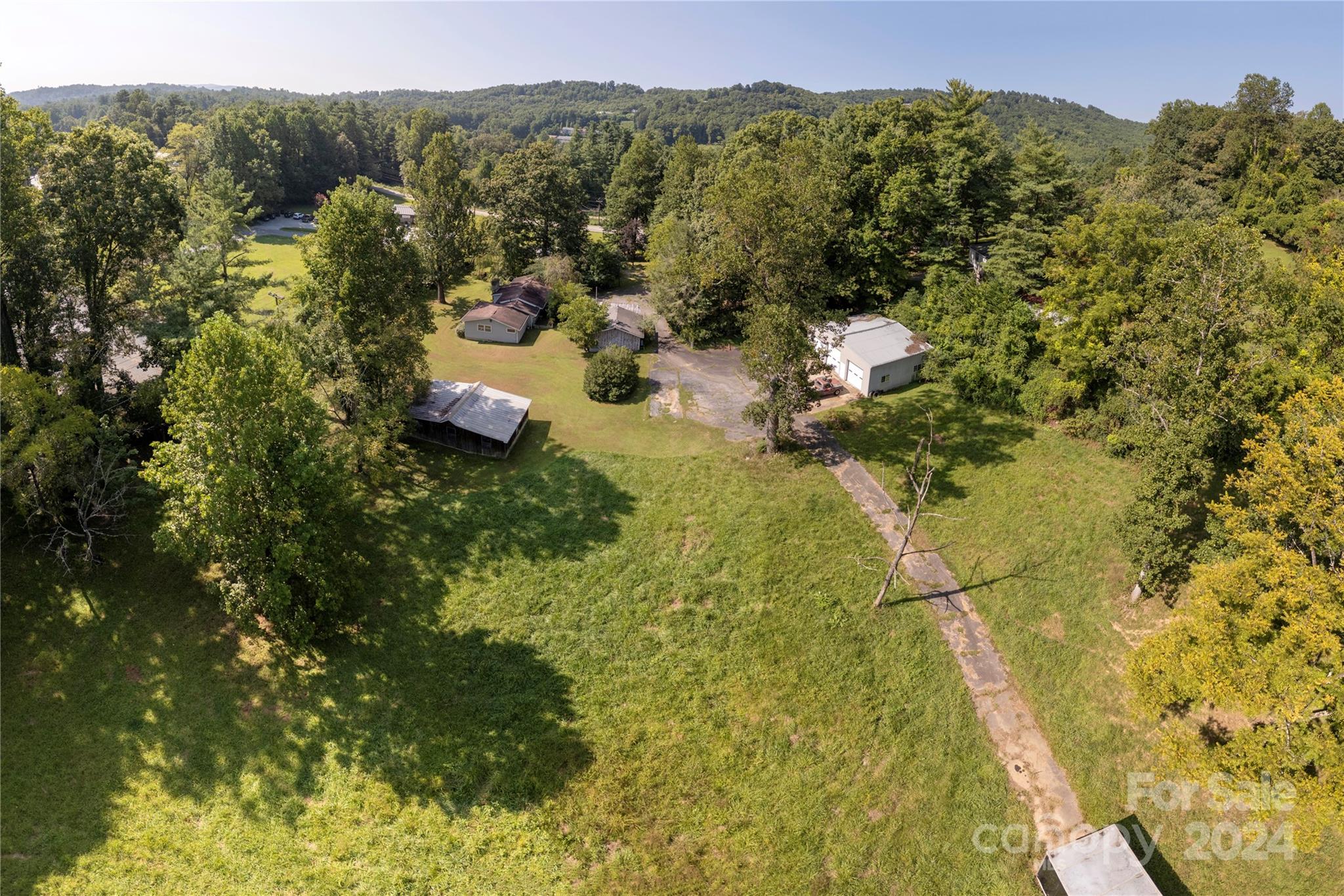 1925 Windsor Drive Laurel Park NC 28739