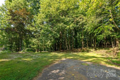 1925 Windsor Drive Laurel Park NC 28739