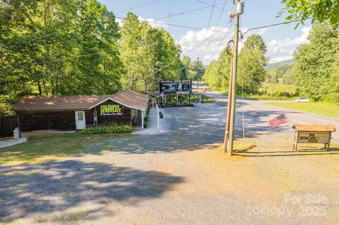 14622 226 Highway Spruce Pine NC 28777