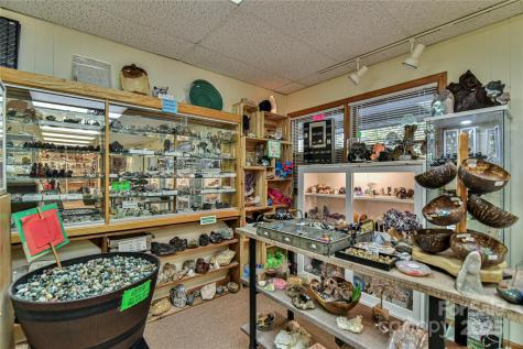 14622 226 Highway Spruce Pine NC 28777