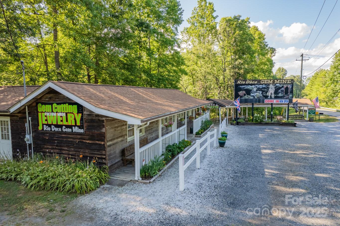 14622 226 Highway Spruce Pine NC 28777