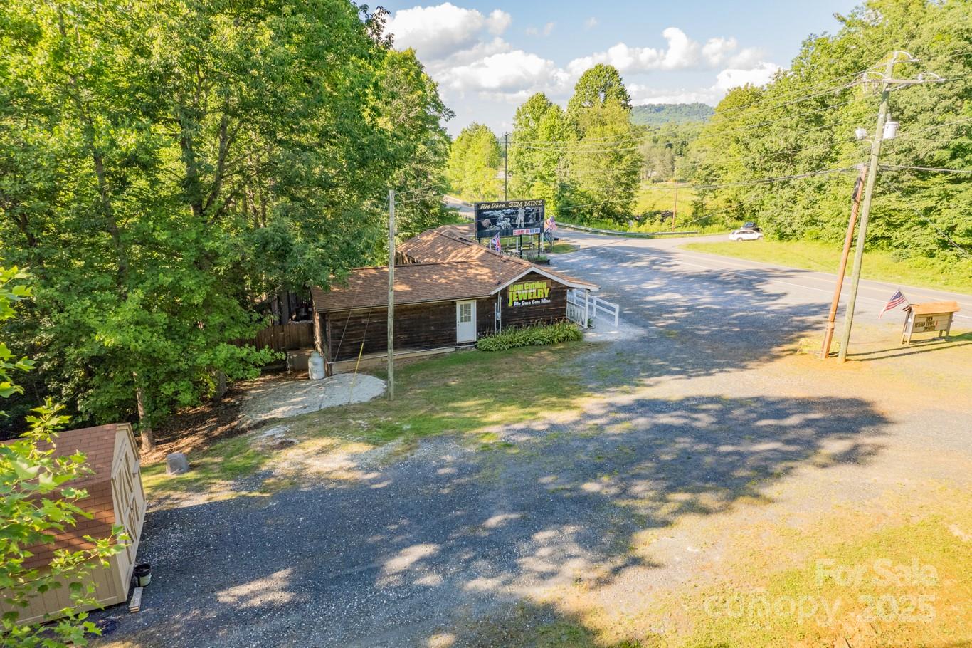 14622 226 Highway Spruce Pine NC 28777