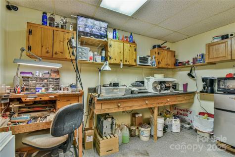 14622 226 Highway Spruce Pine NC 28777