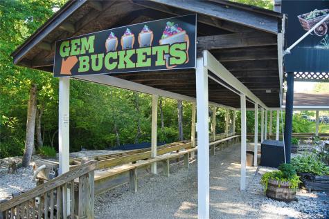 14622 226 Highway Spruce Pine NC 28777